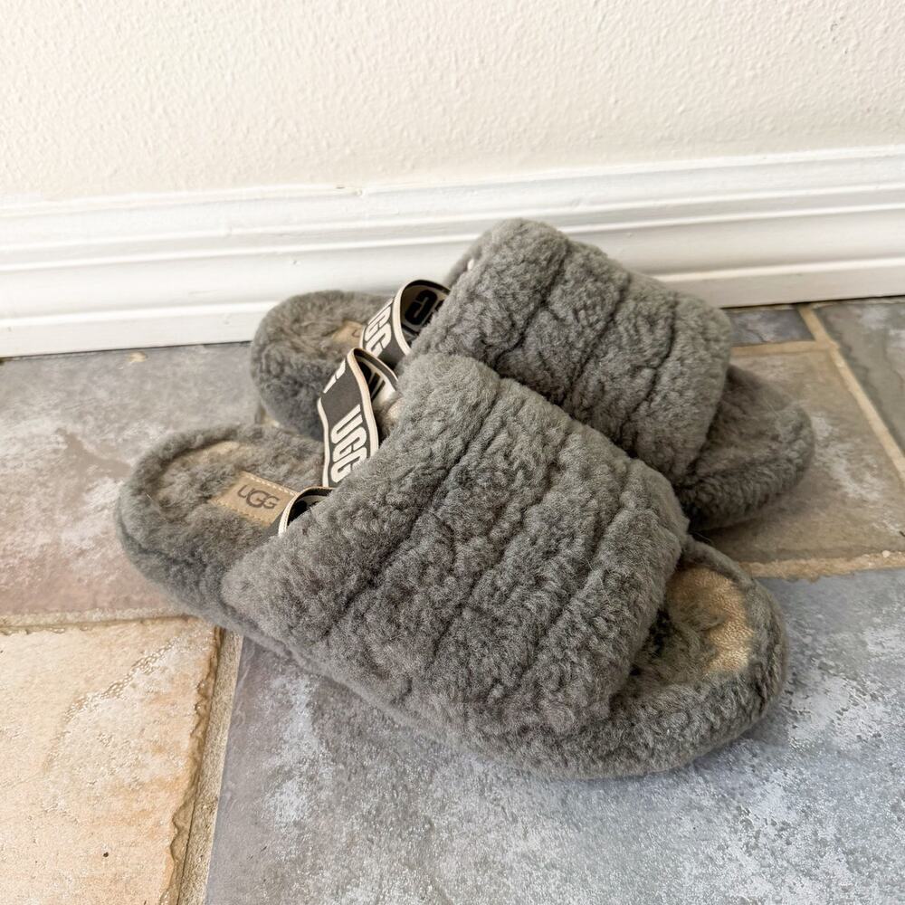 UGG Fluff Yeah Slide Slippers Gray Shearling Open Toe Womens Size 8